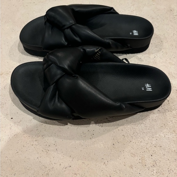 H&M Black Knot Slides Beach Walking Cool size 38 or US 7.5 - Picture 2 of 6
